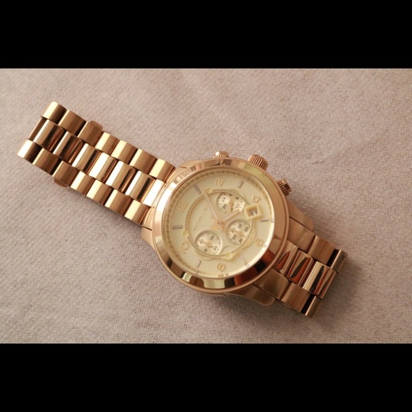 Woman Michael Kors watch main image 8